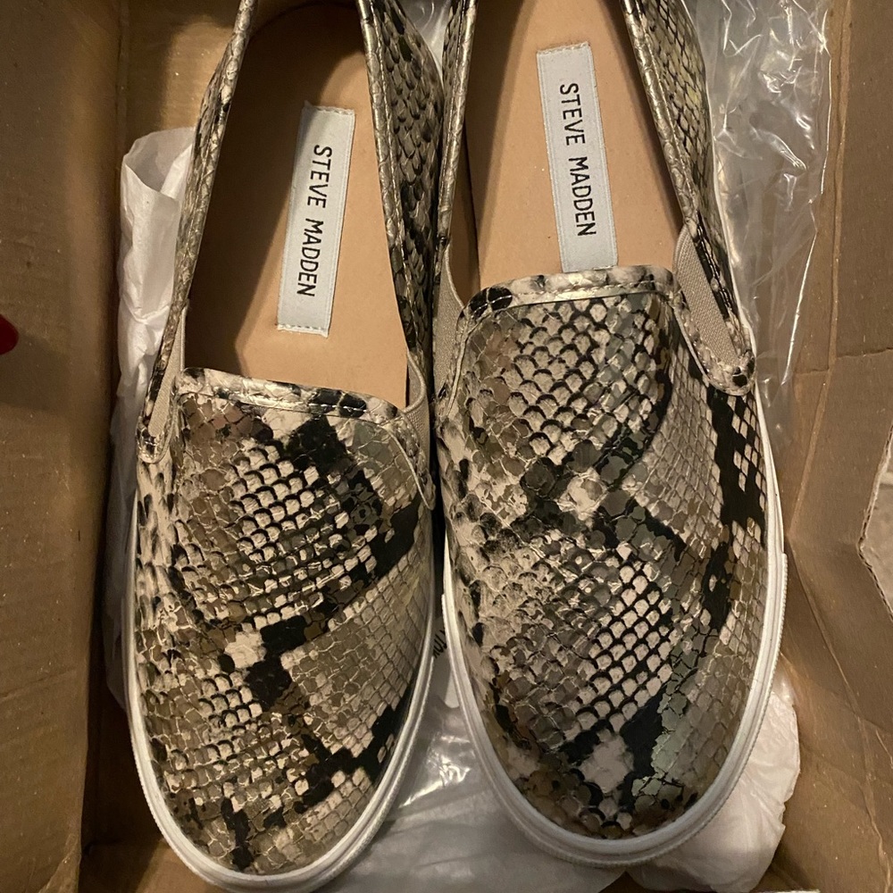Steve Madden Safary SlipOn Gills Sneaker Snake